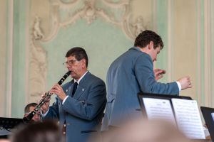 Soloklarinettist und Vizedirigent Manfred Hildebrand