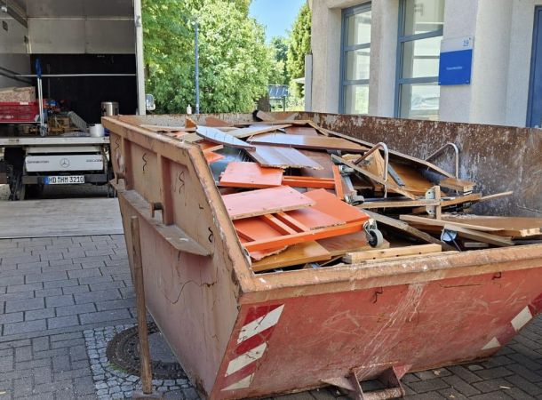 Stadtkapelle Schwetzingen beim ersten Arbeitseinsatz zur Neugestaltung des Probelokals