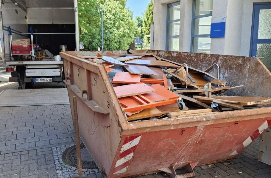 Stadtkapelle Schwetzingen beim ersten Arbeitseinsatz zur Neugestaltung des Probelokals